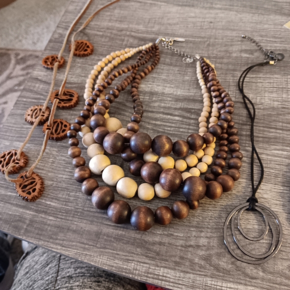 unknown Jewelry - Chic Brown and Cream Beaded Necklace Set